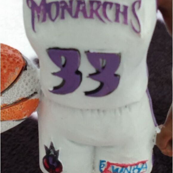 “Signed Yolanda Griffith Sacramento Monarchs Bobblehead” both of them - Picture 10 of 16